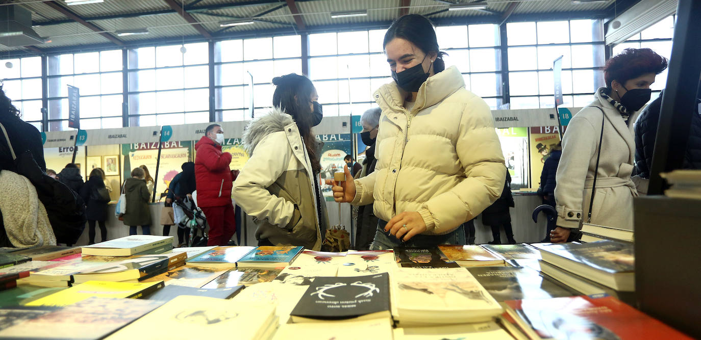 Ordu eta erdiko tartea daukate bisitariek Landako Guneko erakusmahaietan zer dagoen ikusteko.