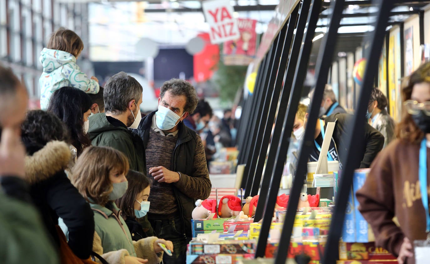 La Azoka presencial cuenta con distintas limitaciones para acceder a sus espacios, incluida la cita previa
