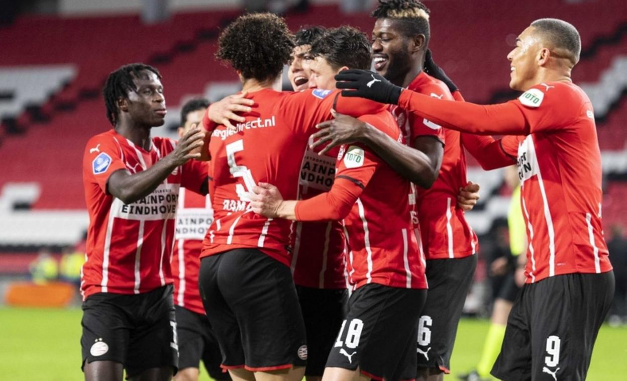 Andre Ramalho celebra con sus compañeros su gol de ayer. 