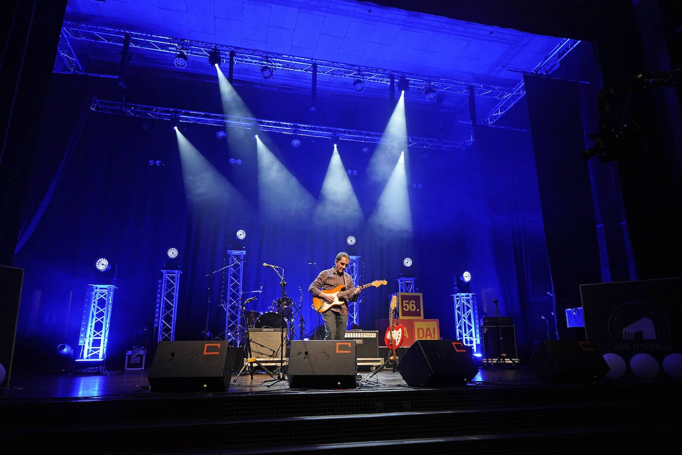 Fotos: Oskorriren kantak «maitasun handiz, baina errespetu gutxiz»