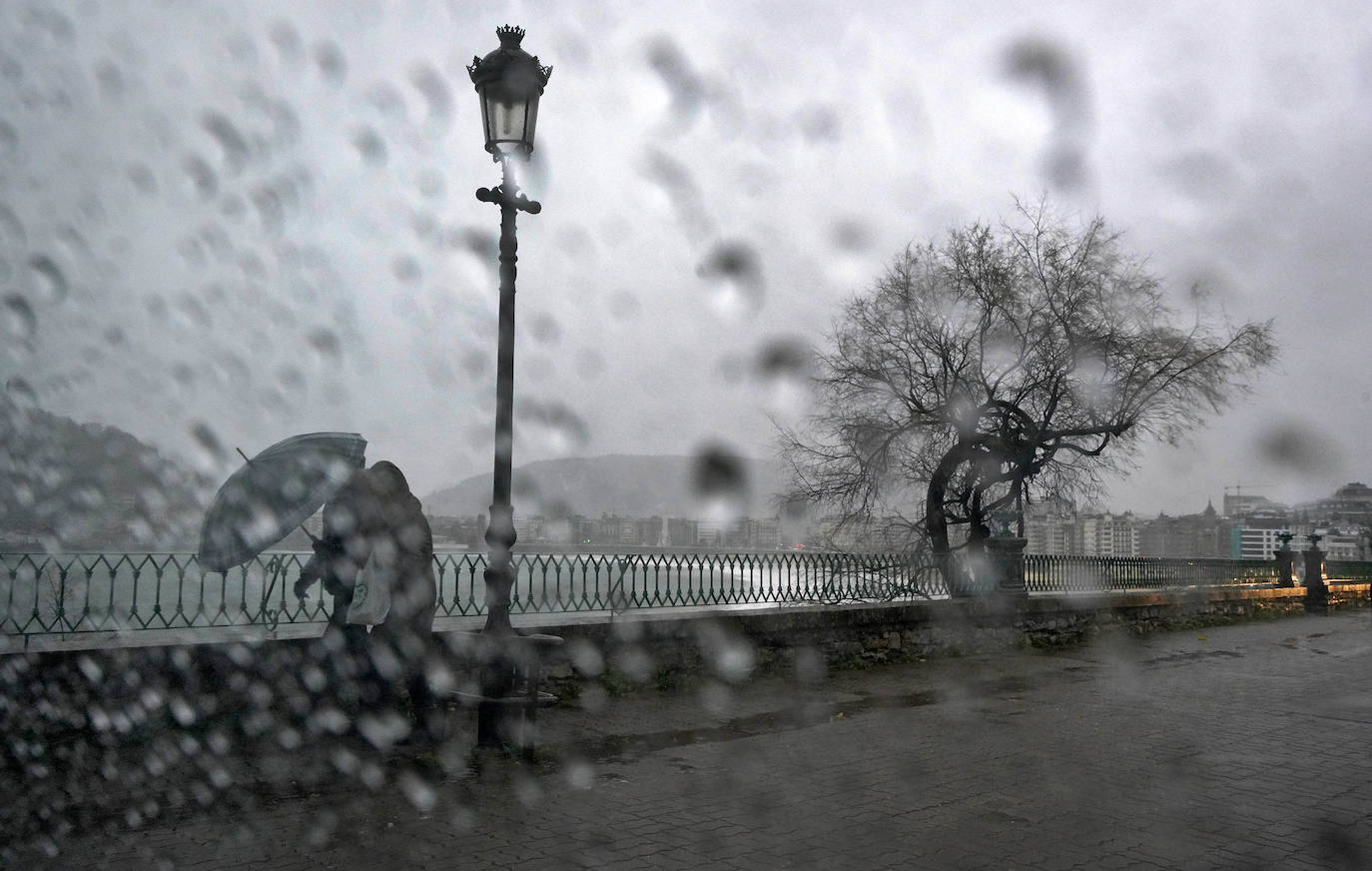 Fotos: La lluvia no da tregua: Euskalmet activa la alerta naranja para este jueves y viernes