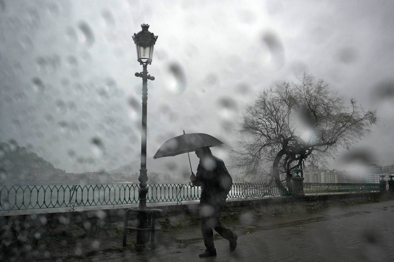 Fotos: La lluvia no da tregua: Euskalmet activa la alerta naranja para este jueves y viernes