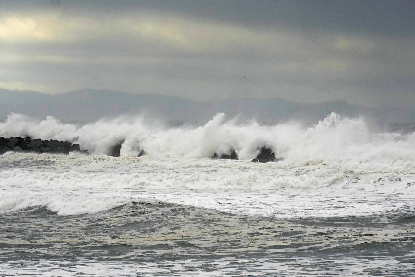 Fotos: La lluvia no da tregua: Euskalmet activa la alerta naranja para este jueves y viernes