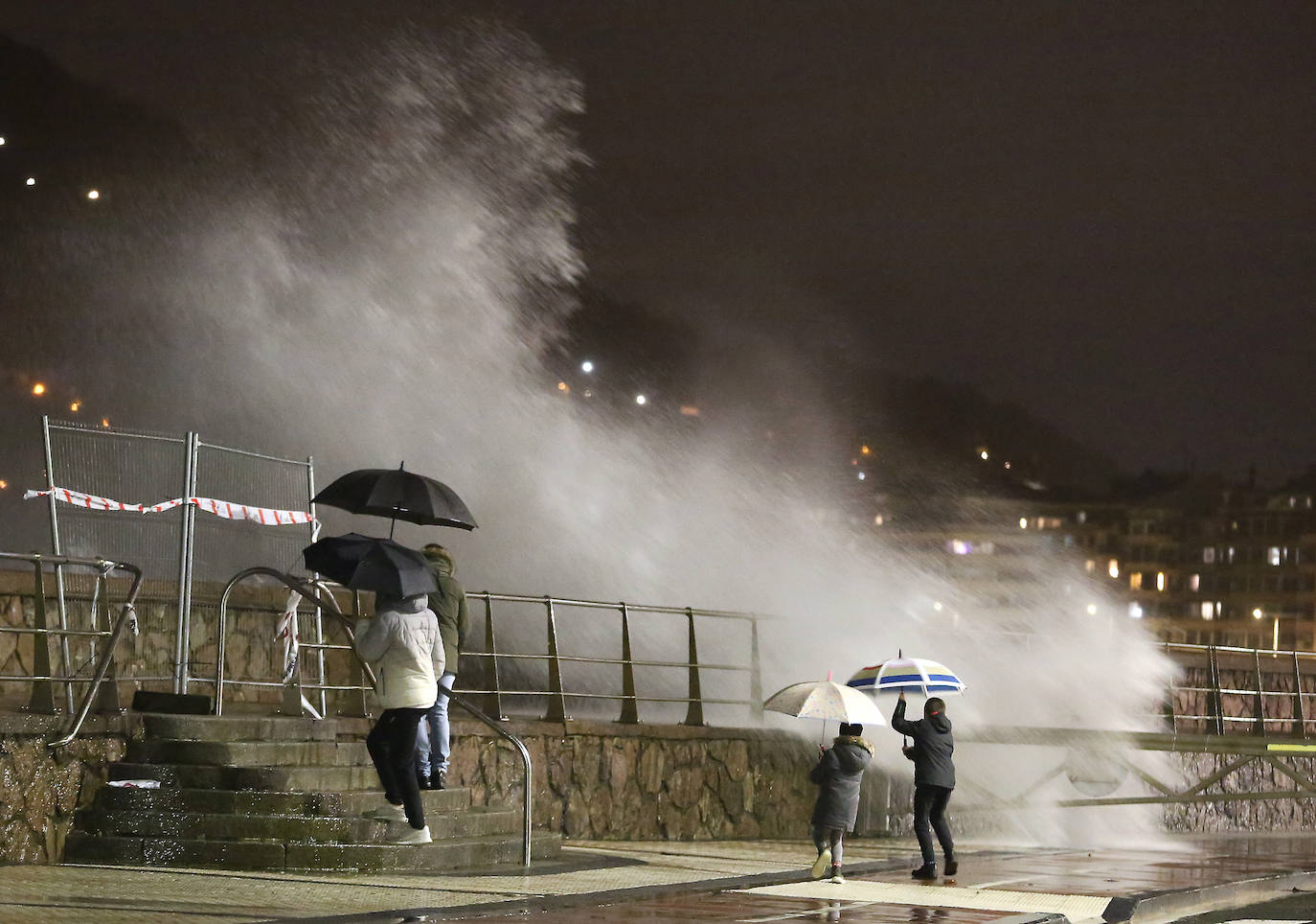 Fotos: La lluvia no da tregua: Euskalmet activa la alerta naranja para este jueves y viernes