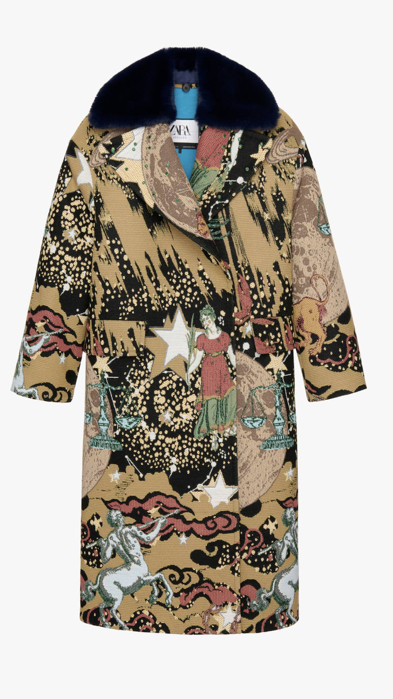 No podía tener un nombre más adecuado. El abrigo 'Cosmic' de esta colección atelier en jacquard con estampado astrológico nos apasiona. El pelo extraíble del cuello de solapa y las tachas en verde nos encantan. El print y la ejecución del diseño es tan divertido como diferente