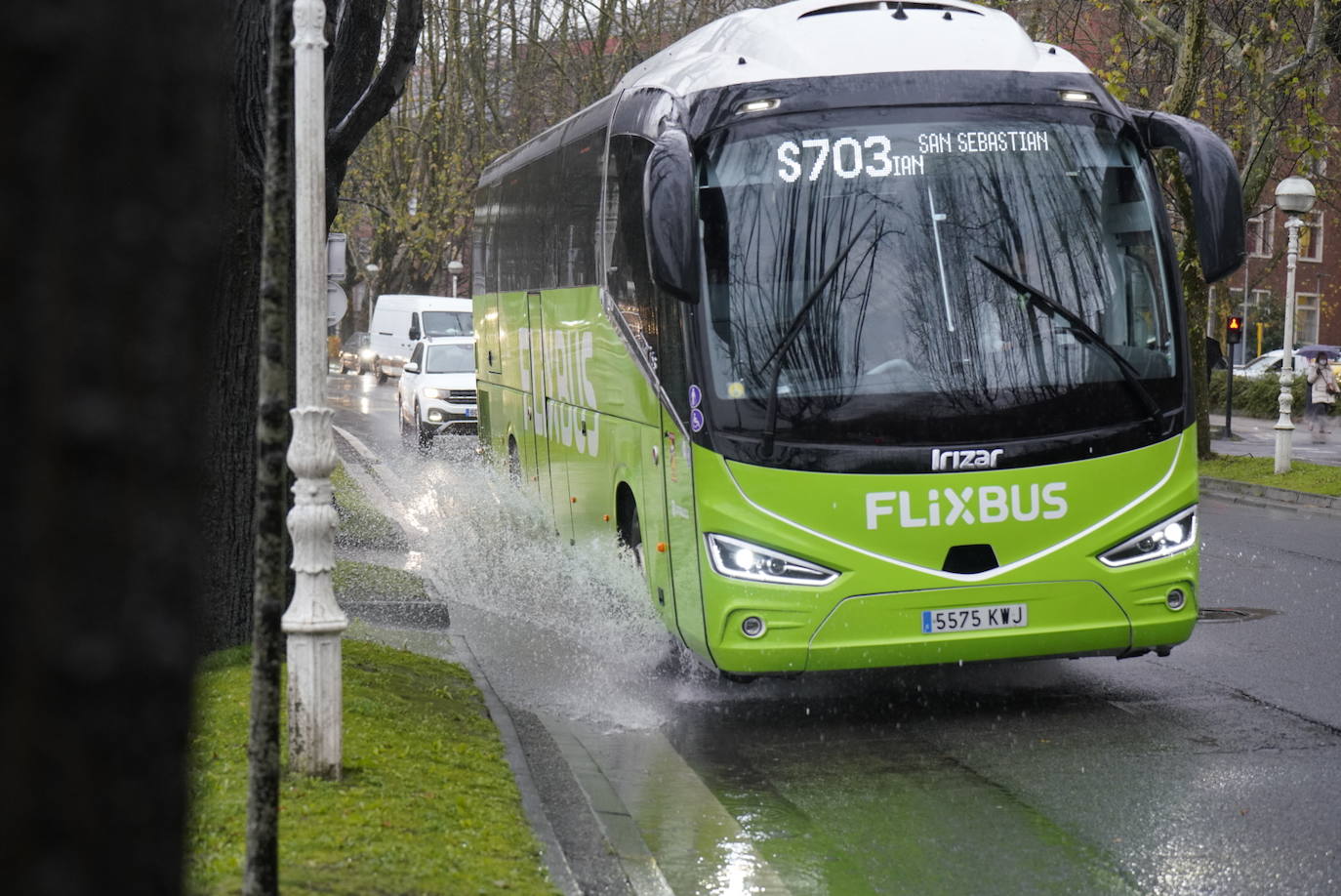 Grandes charcos en las carreteras. 