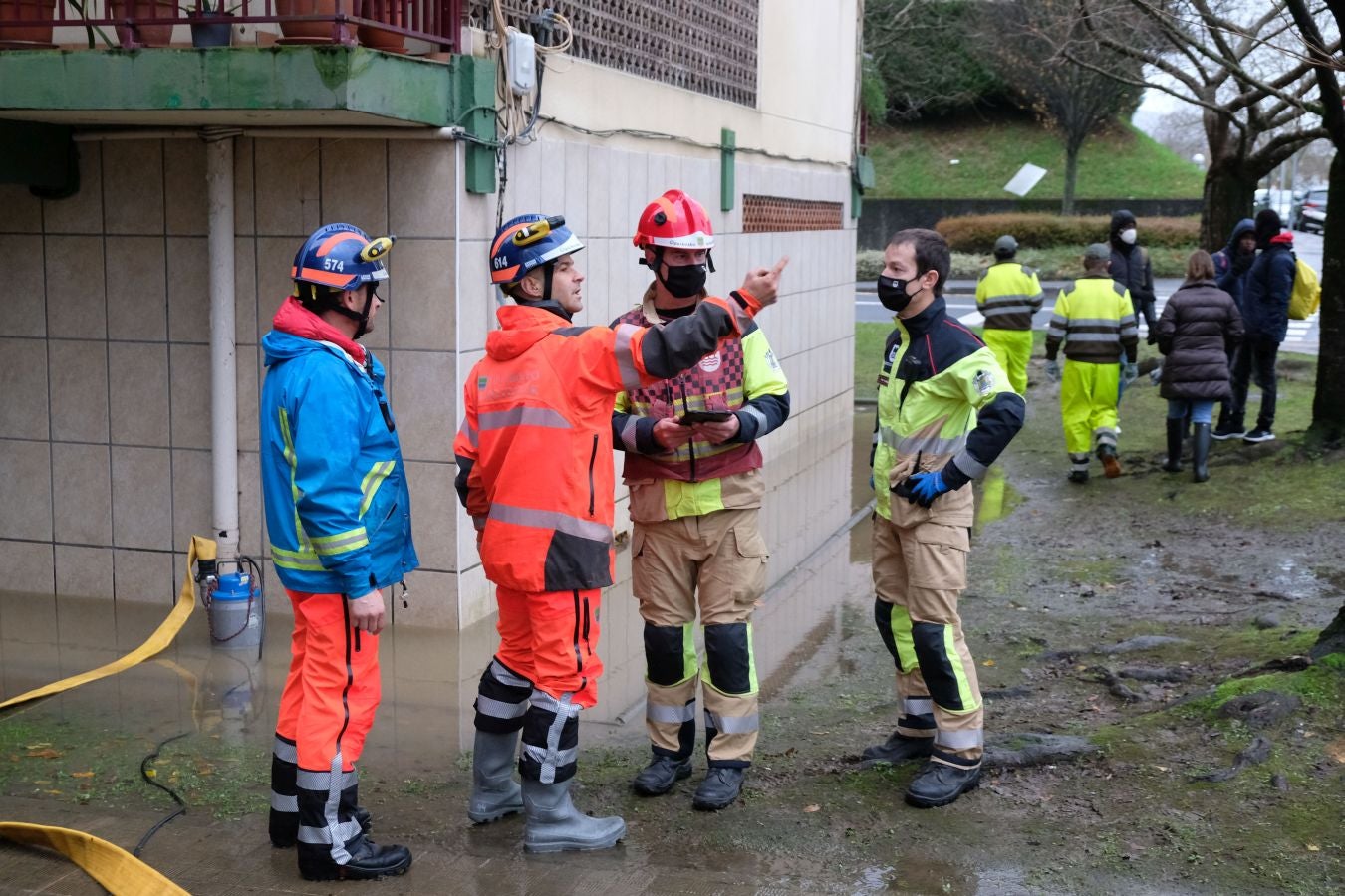 Fotos: Inundaciones en Behobia y otros puntos de Irun por el desbordamiento del Bidasoa