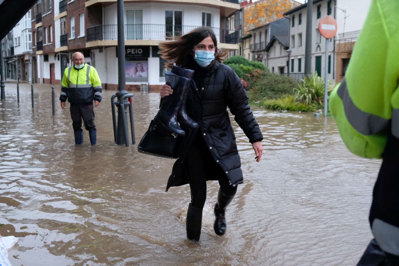 Fotos: Inundaciones en Behobia y otros puntos de Irun por el desbordamiento del Bidasoa