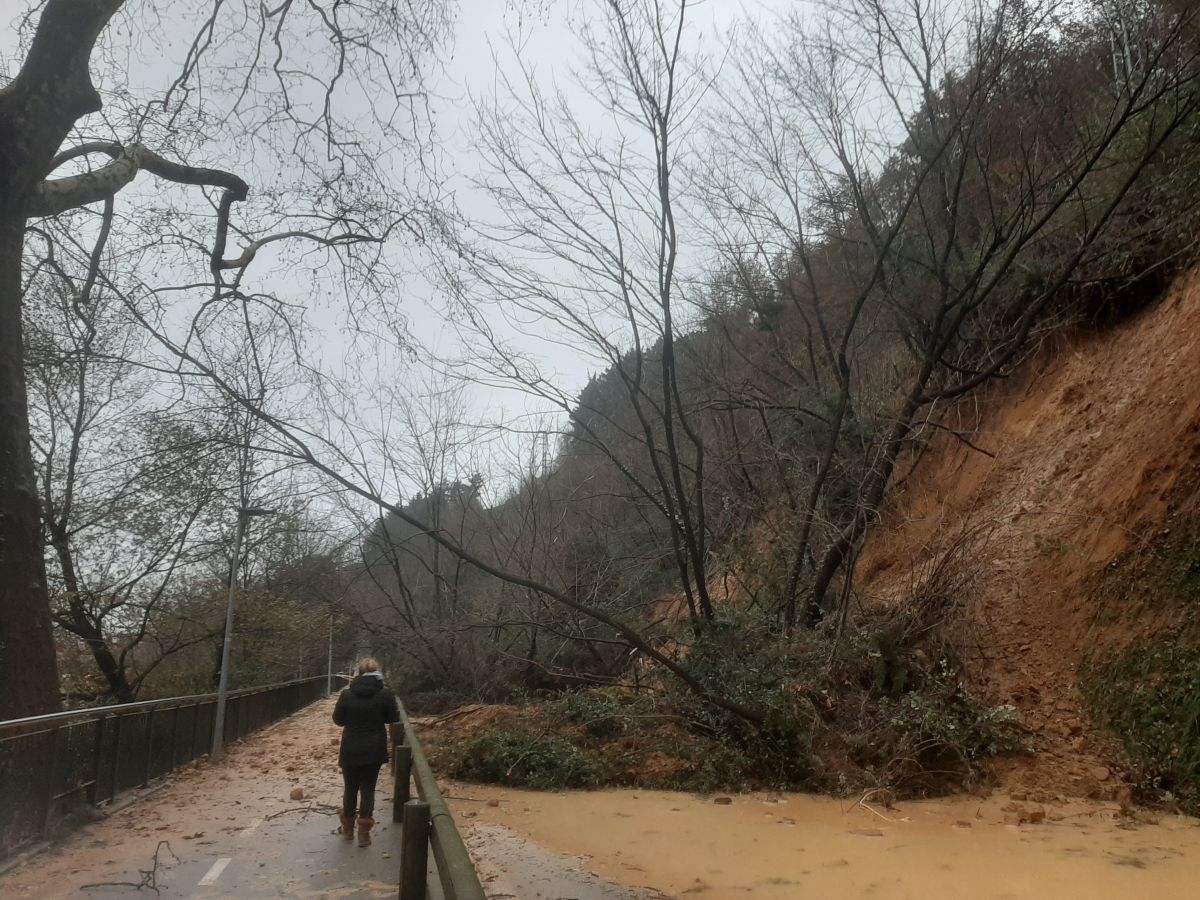 Fotos: Desprendimiento en Pasai Donibane por las lluvias