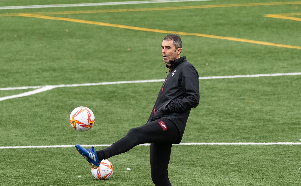 Gaizka Garitano quiere que su equipo imponga ritmo ante el Málaga. 