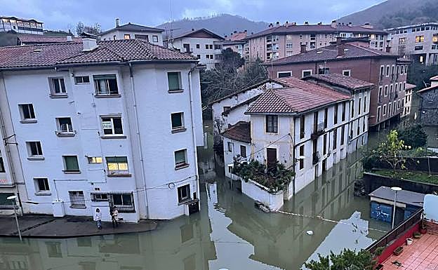 Mendaro, inundado por las aguas del Kilimon. 