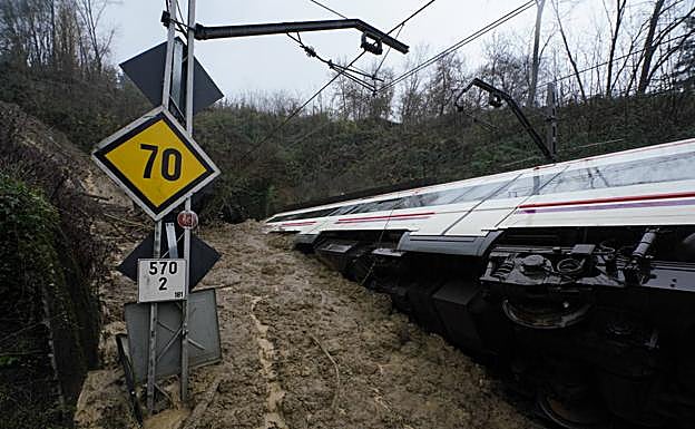 Galería. Imágenes del accidente sucedido ayer.