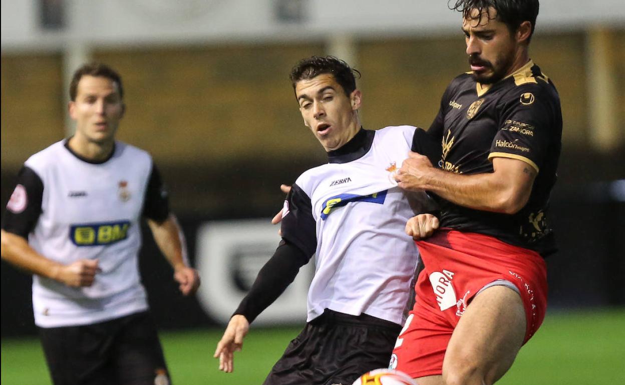 Imagen del partido entre el Real Unión y Zamora. 