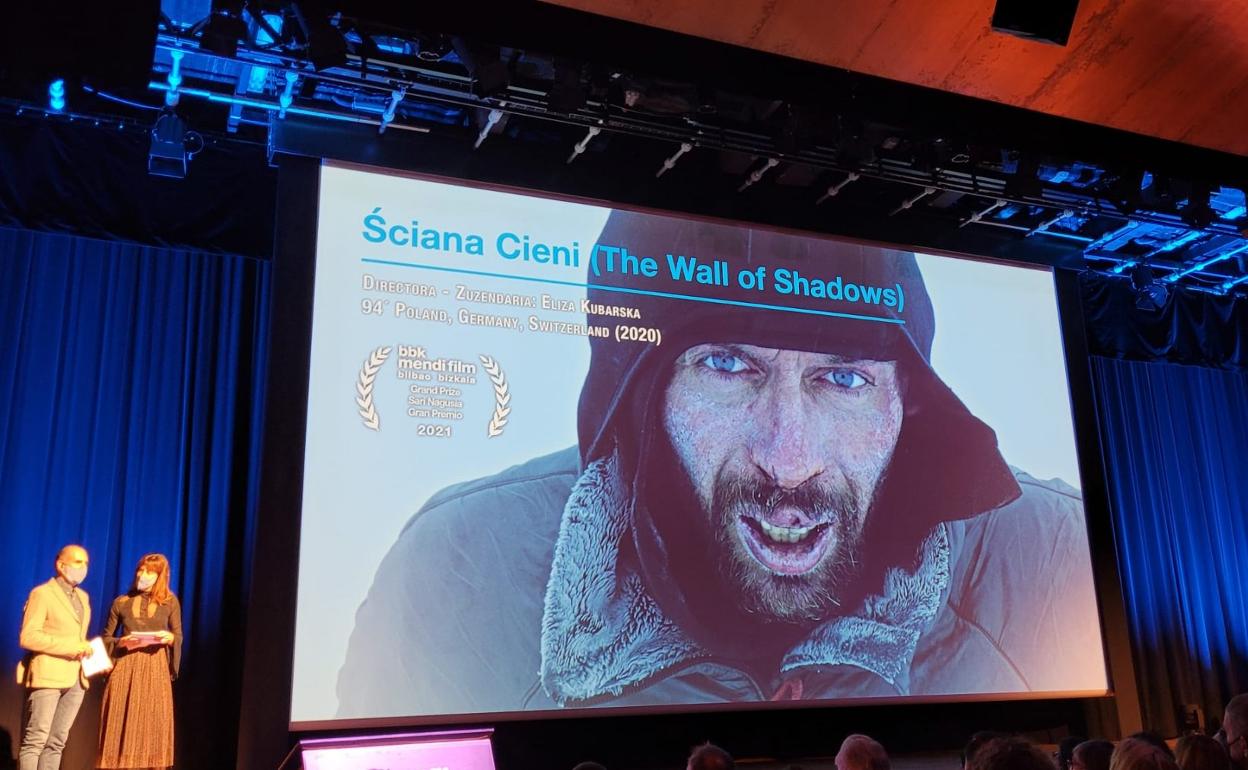 Cartel del filme ganador. 