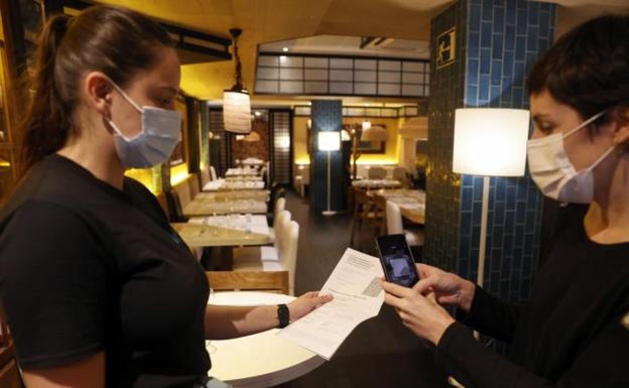 Pasaporte Covid en Gipuzkoa: El deporte, la hostelería y la cultura asumen la «dificultad» de controlar los accesos