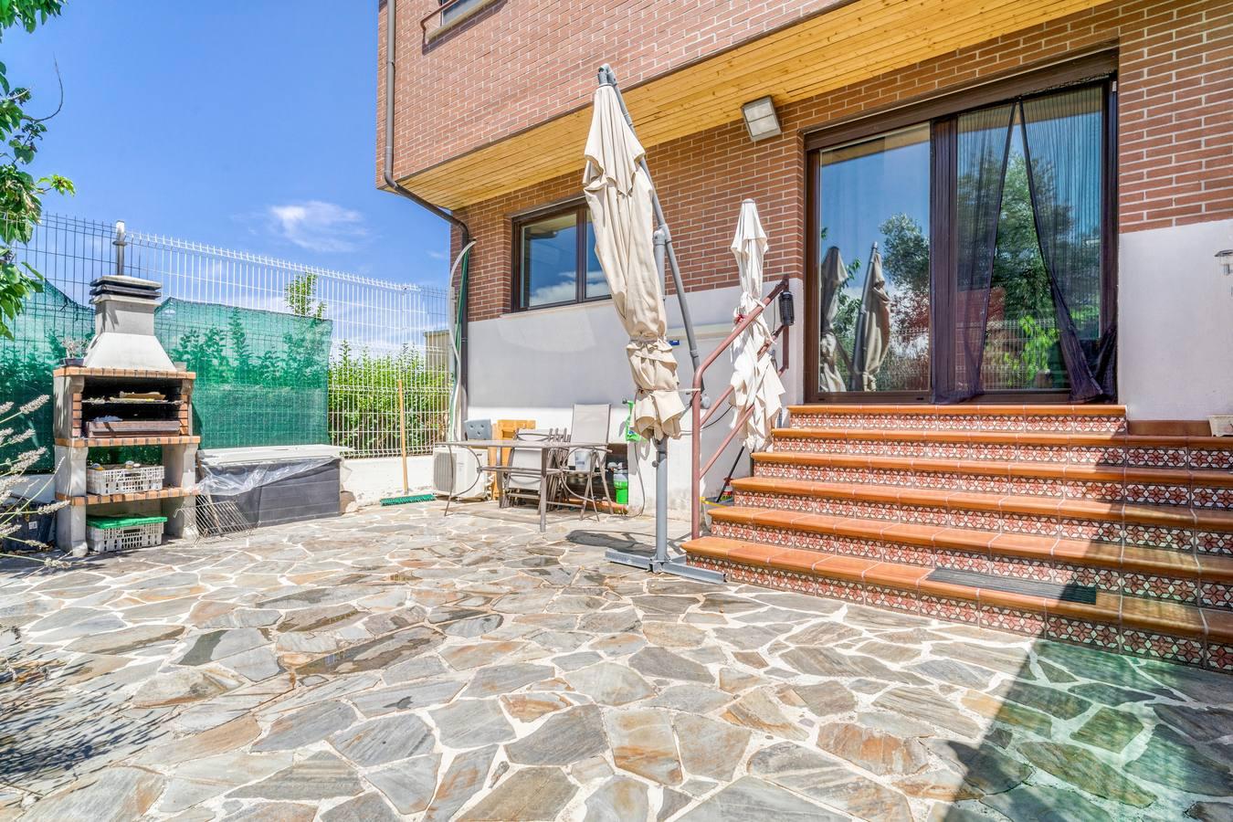 Fotos: Chalet adosado en Entrena