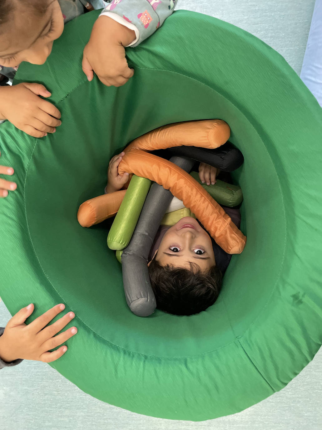 Los niños de Infantil, jugando.