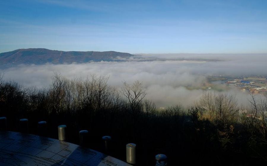 Fotos: Gipuzkoa amanece bajo la niebla