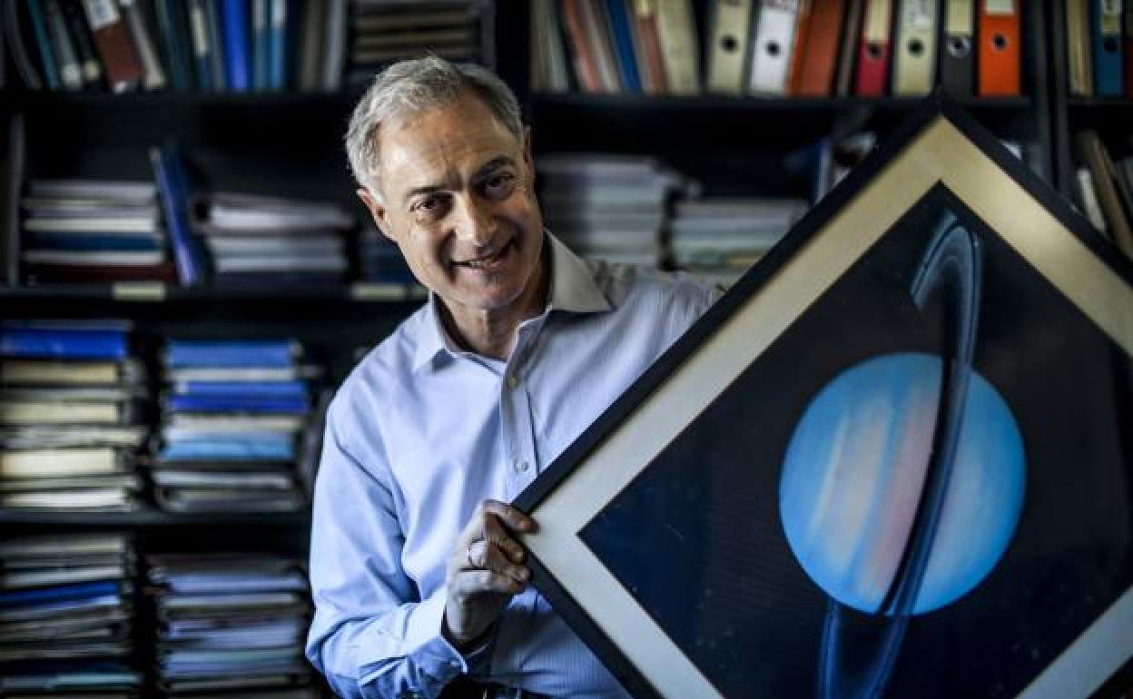 Agustín Sánchez Lavega, astrofísico y catedrático de Física Aplicada de la UPV, en la Escuela de Ingenieros de Bilbao. 