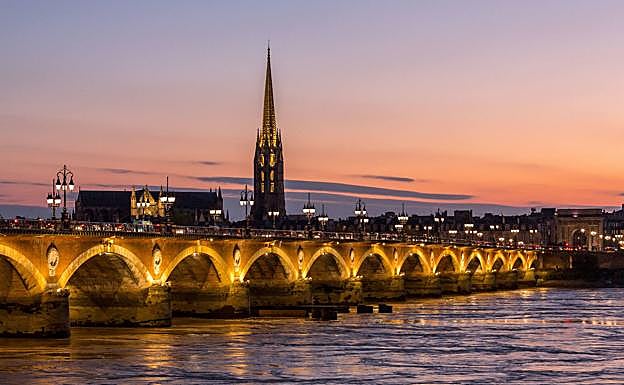 Burdeos ha conseguido ser más atractiva y amigable a nivel turístico, a la vez que ha logrado un alto dinamismo económico. 