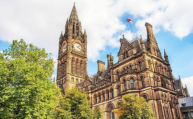 En Manchester se investiga y se aplican políticas que permiten a personas mayores participar activamente en la vida de la ciudad.
