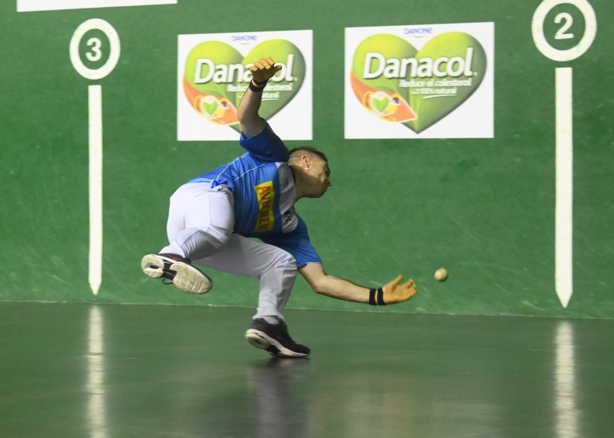 Fotos: Irribarria y Rezusta, nuevos líderes tras imponerse a Jaka y Mariezkurrena en Tolosa