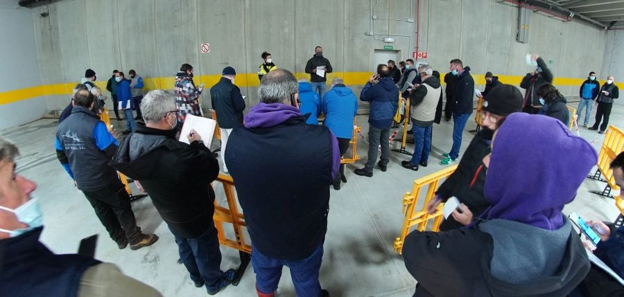 Fotos: Las dudas llegan a la lonja de pescado