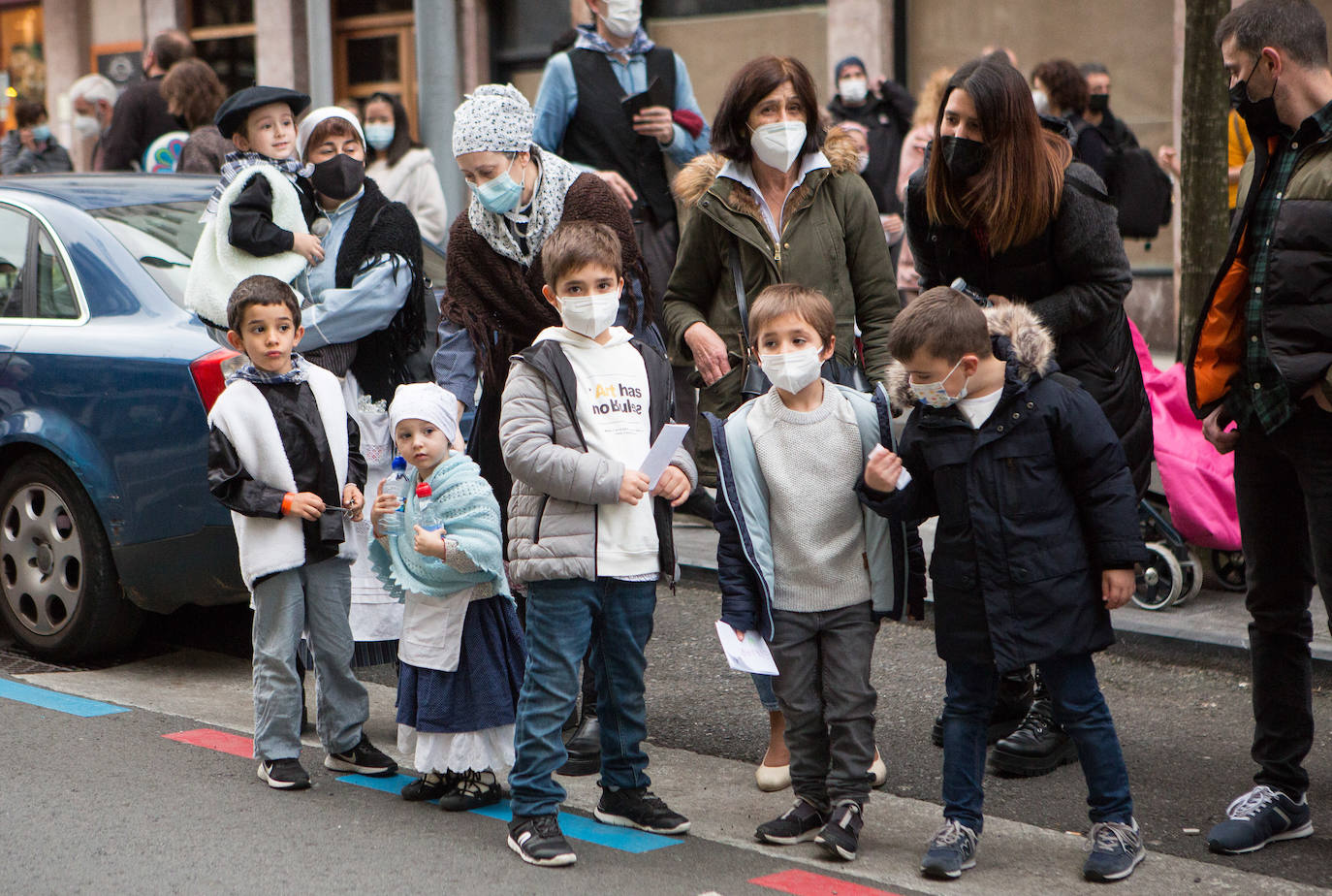 Fotos: Olentzero se deja ver en Irun y Hondarribia