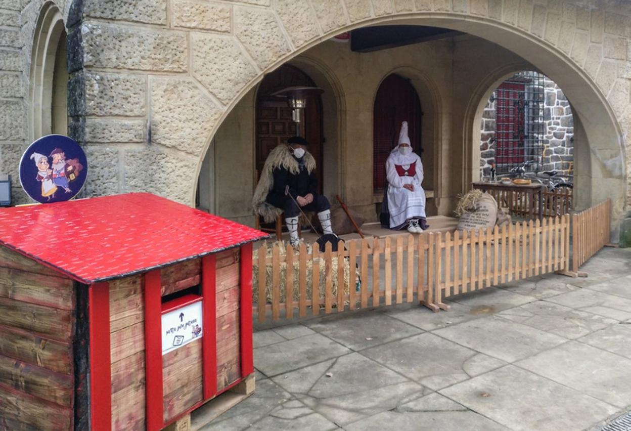 Olentzero y Mari Domingi el año pasado en Agirre Etxeberri. 