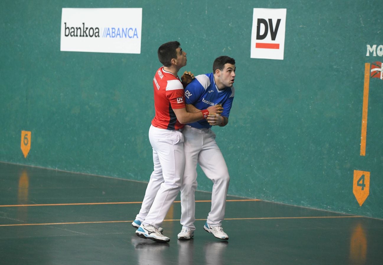 Olatz Arrizabalaga destroza a Amaia Aldia con el saque (6-22) y sucede a la de Dima en el palmarés. 