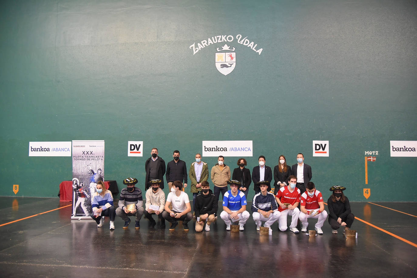 Olatz Arrizabalaga destroza a Amaia Aldia con el saque (6-22) y sucede a la de Dima en el palmarés. 