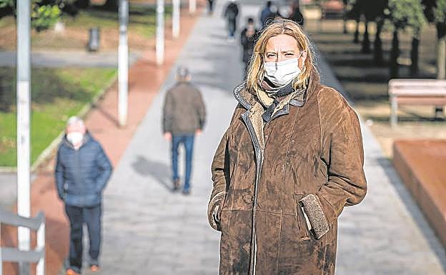 «El ómicron nos ha pegado un sopapo y sólo con la mascarilla no se va a parar»