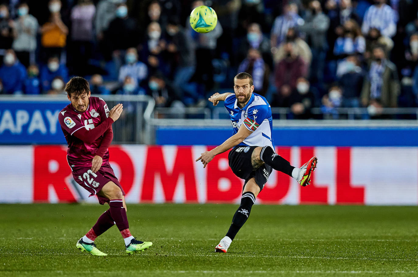 Fotos: Las imágenes del Alavés-Real Sociedad