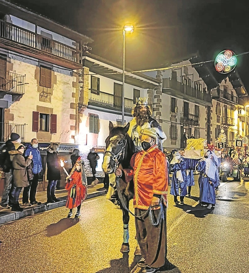 Fotos: Los Reyes Magos recorren todos los rincones de Gipuzkoa