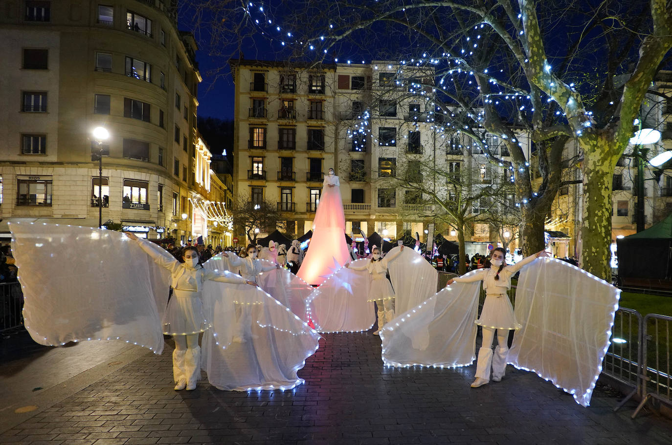 Fotos: El paso de los Reyes Magos por San Sebastián