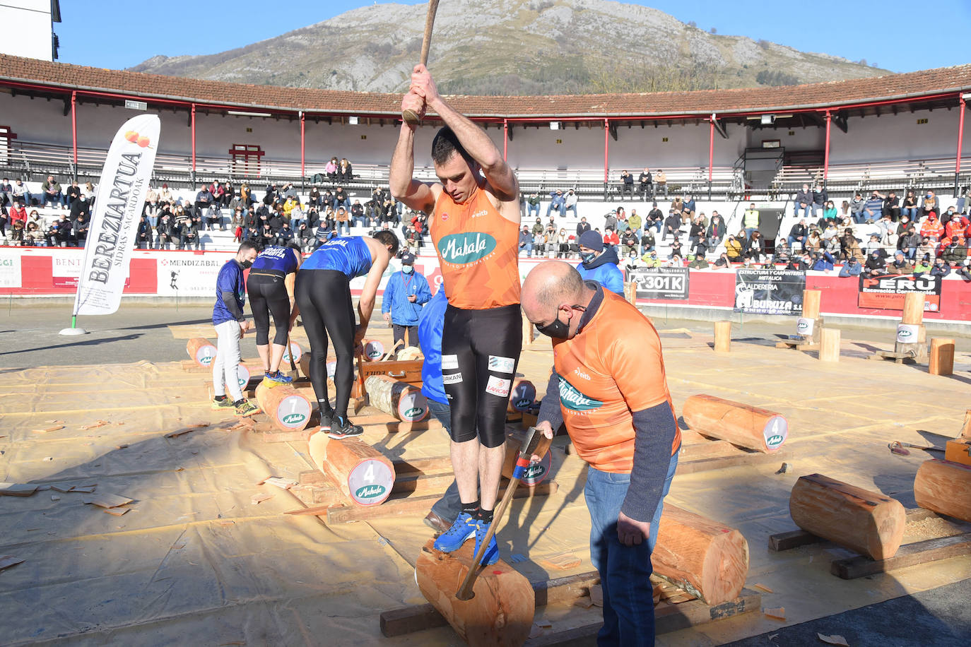 Fotos: Ugaitz Mugertza se hace con la txapela en la primera edición del Euskal Duatloia