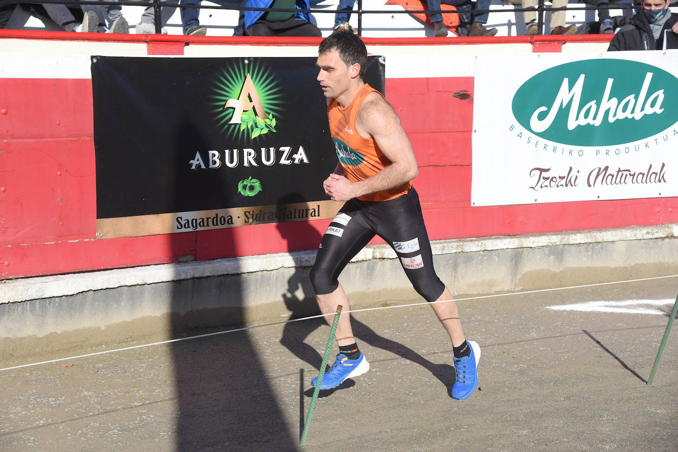 Fotos: Ugaitz Mugertza se hace con la txapela en la primera edición del Euskal Duatloia