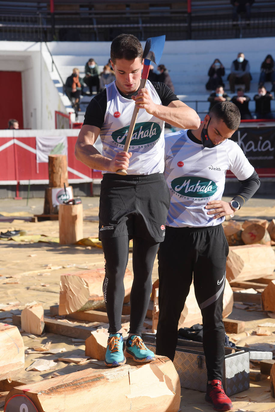 Fotos: Ugaitz Mugertza se hace con la txapela en la primera edición del Euskal Duatloia