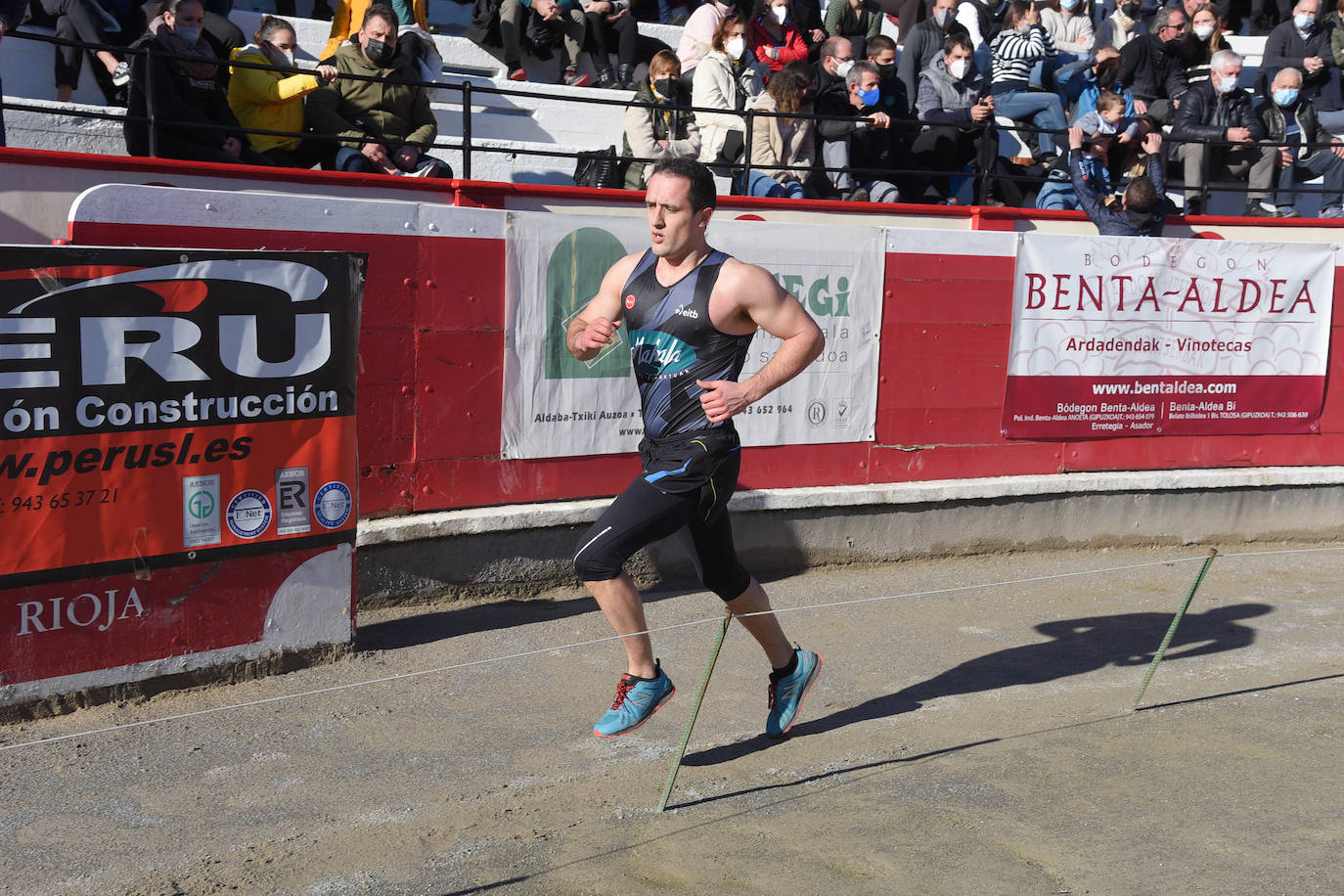 Fotos: Ugaitz Mugertza se hace con la txapela en la primera edición del Euskal Duatloia
