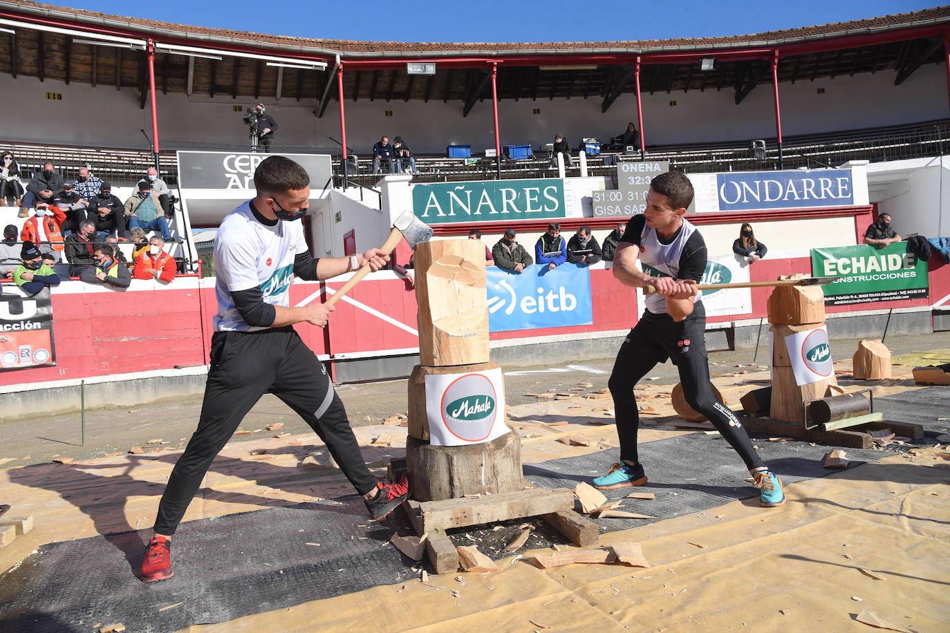 Fotos: Ugaitz Mugertza se hace con la txapela en la primera edición del Euskal Duatloia