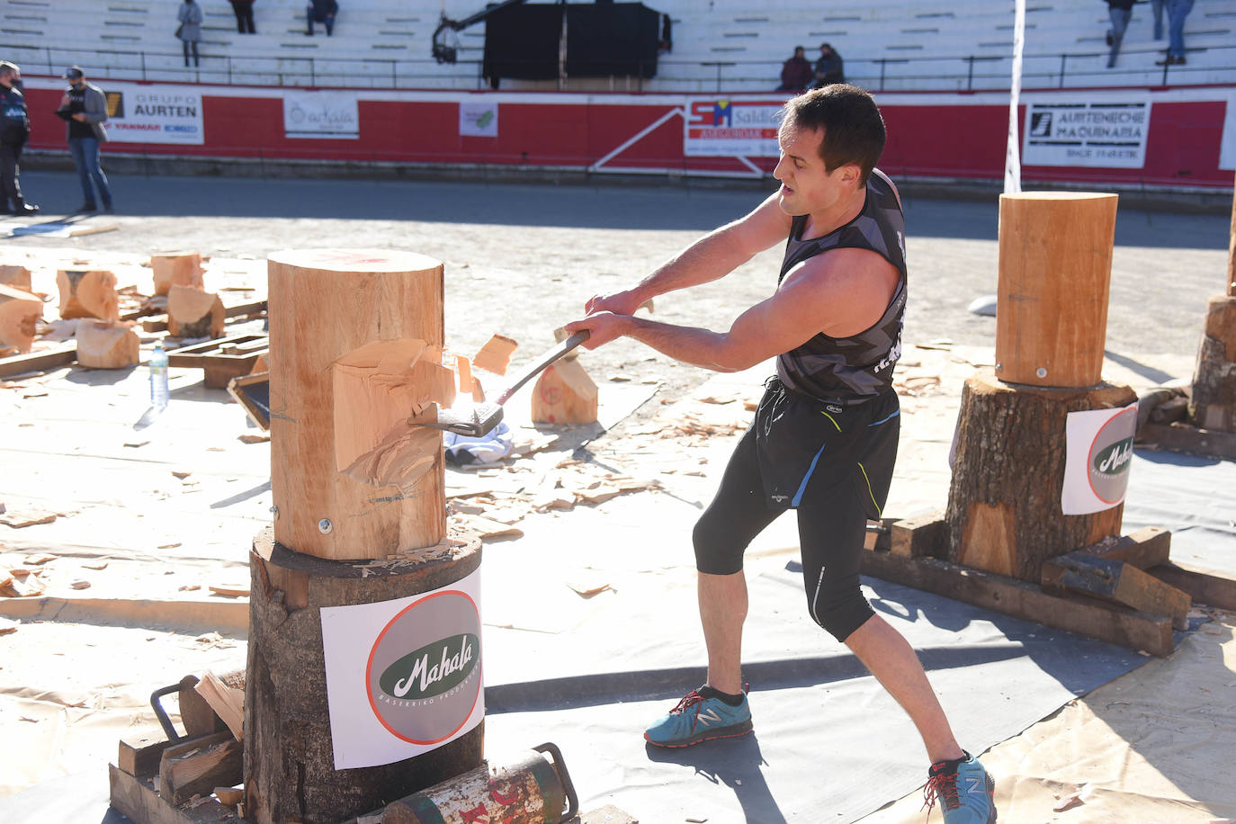 Fotos: Ugaitz Mugertza se hace con la txapela en la primera edición del Euskal Duatloia