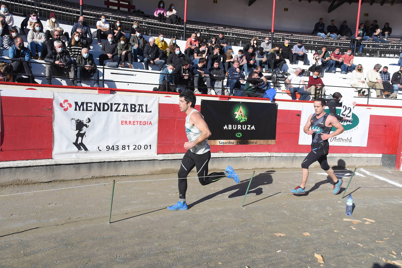 Fotos: Ugaitz Mugertza se hace con la txapela en la primera edición del Euskal Duatloia