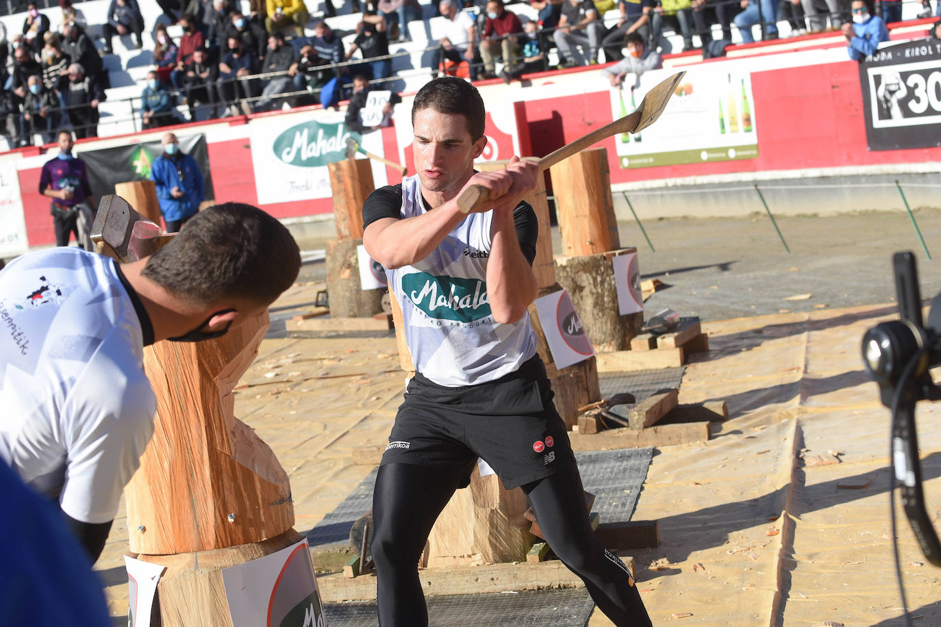 Fotos: Ugaitz Mugertza se hace con la txapela en la primera edición del Euskal Duatloia