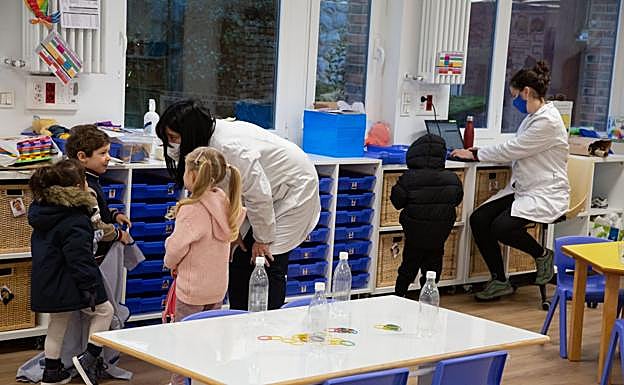 Euskadi evitará el cierre de aulas en caso de contagio y no hará rastreos a todos los alumnos