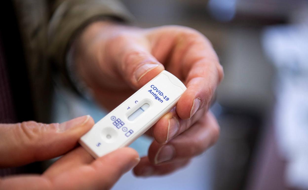 Coronavirus en Euskadi: Retiran del mercado unos test de antígenos tras detectarse cientos de falsos positivos