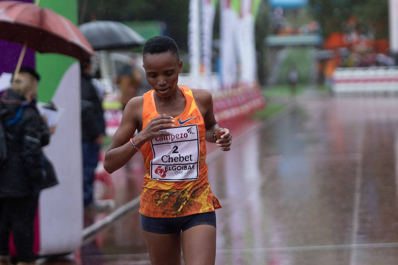 Fotos: Kenia impone su ley en un cross de Elgoibar para quitarse el sombrero
