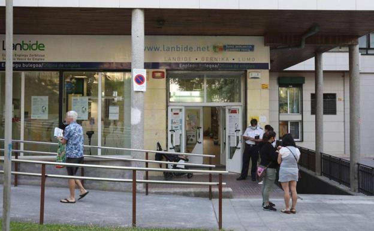 El PNV advierte que «pondrá el pie en pared» para recibir íntegra la transferencia del IMV