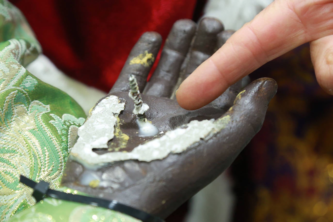 Fotos: Denuncian los reiterados destrozos en el belén de la plaza Gipuzkoa