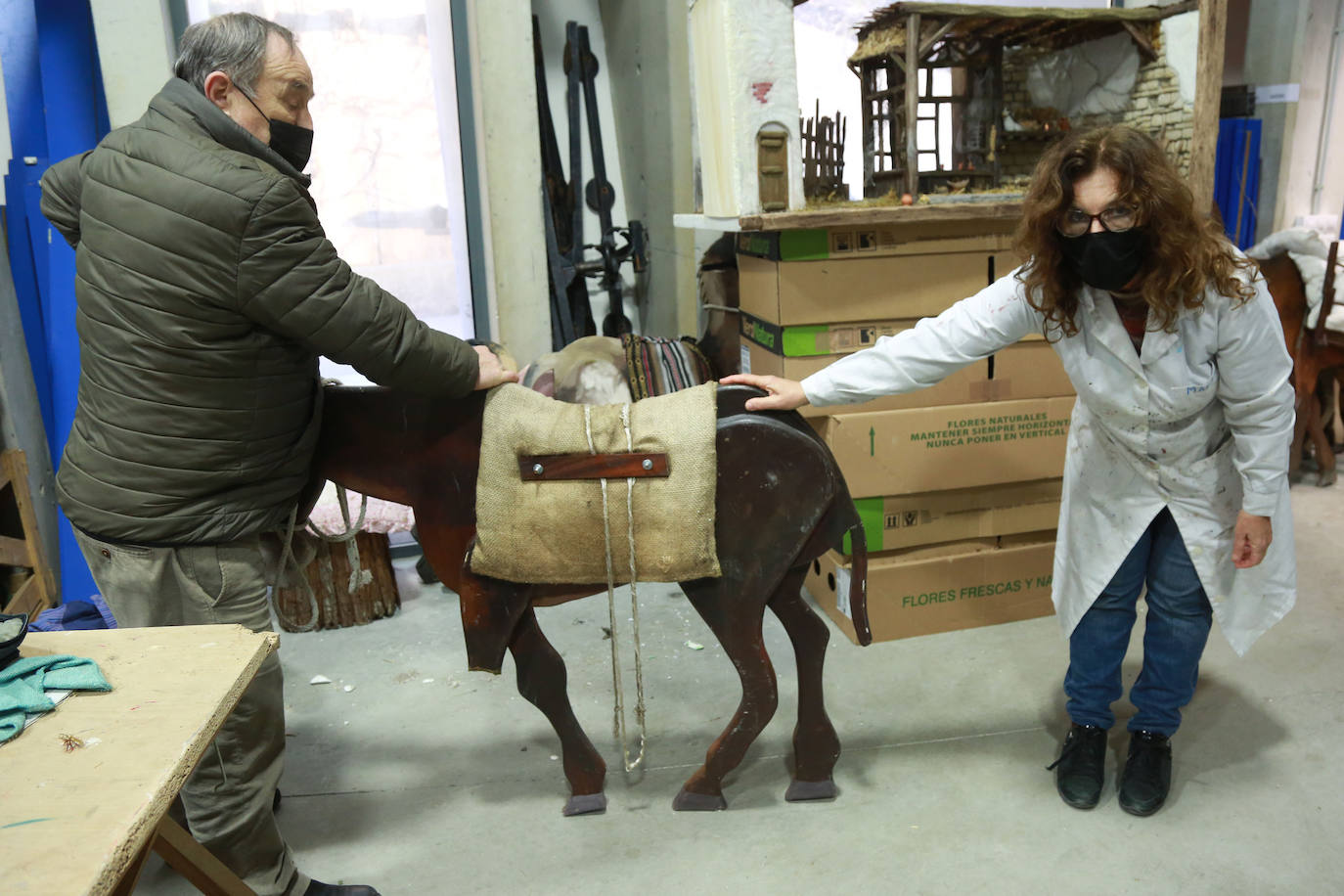 Fotos: Denuncian los reiterados destrozos en el belén de la plaza Gipuzkoa