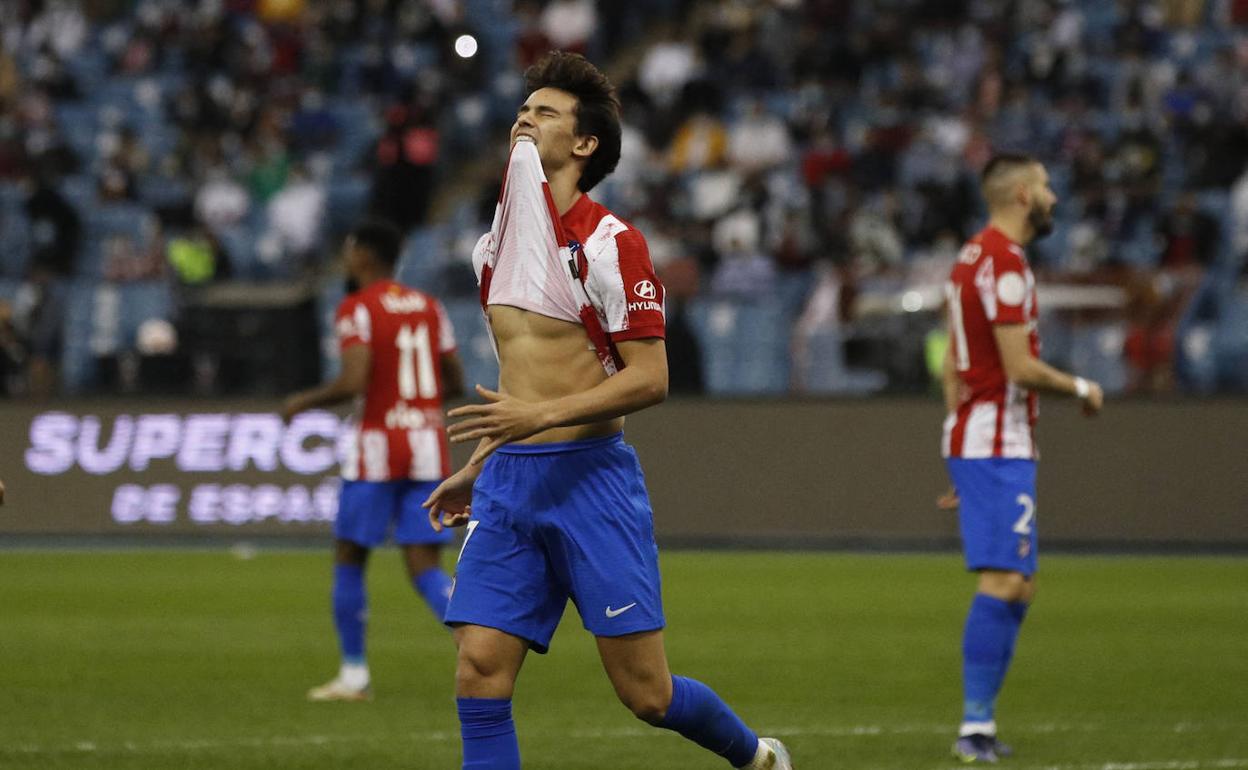 Joao Félix durante el partido contra el Athletic en la Supercopa